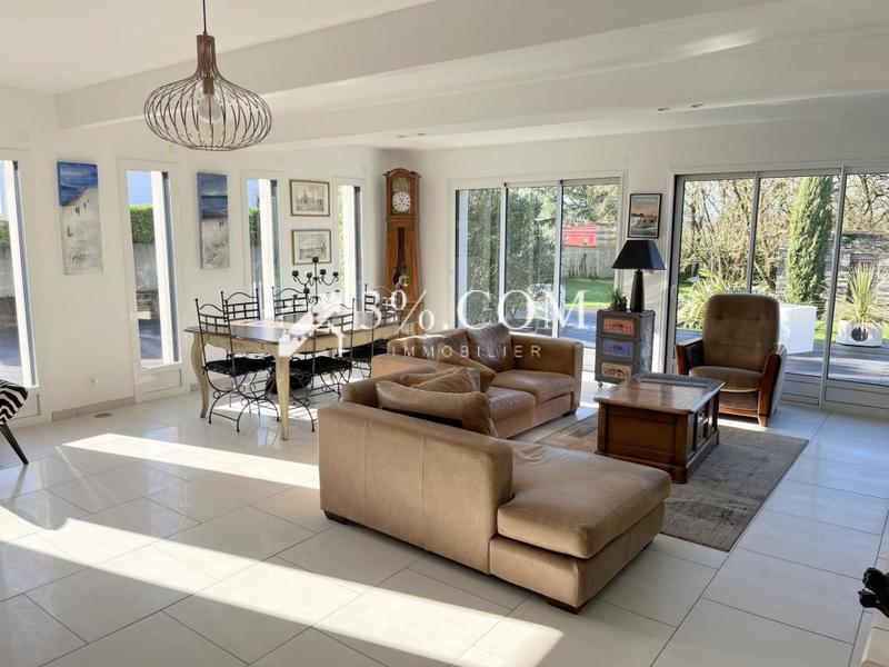 Maison - 194 m² - 6 pièces