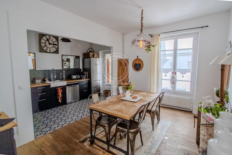 Maison ancienne - 184 m² - 7 pièces