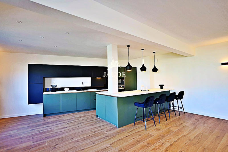 Appartement - 101 m² - 5 pièces