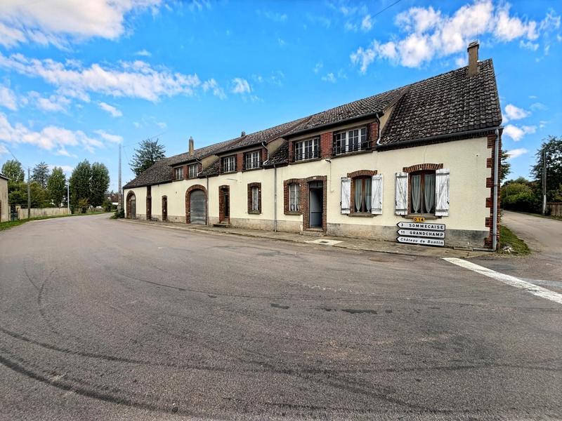 Maison - 288 m² - 8 pièces