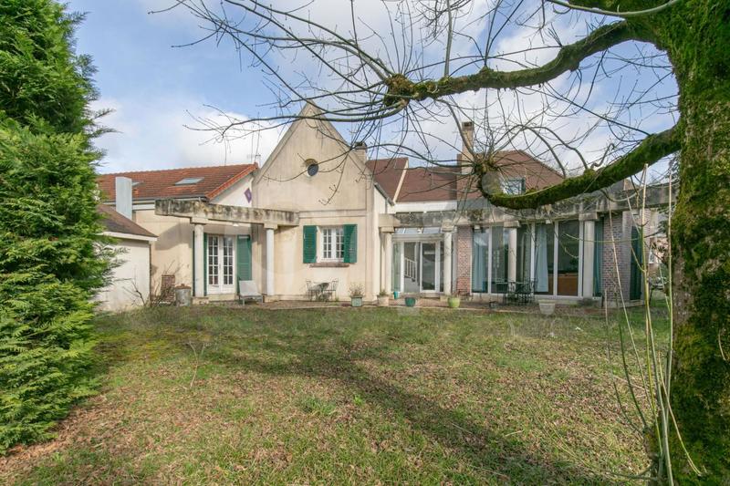 Maison - 199 m² - 7 pièces