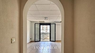 Appartement - 83 m² - 3 pièces