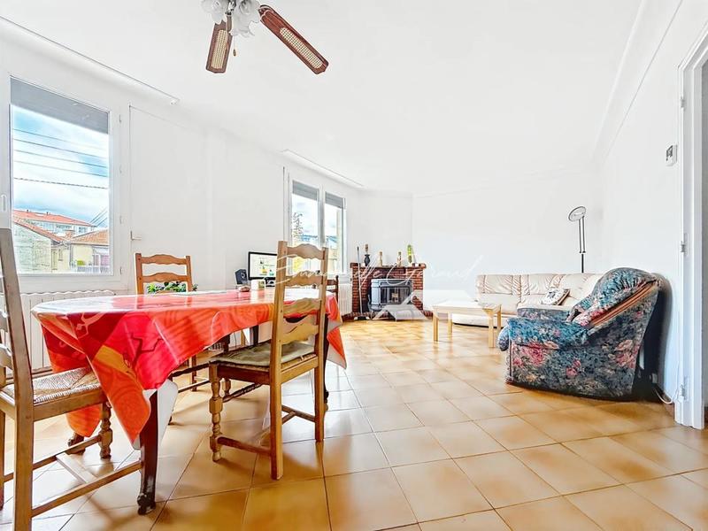 Appartement - 140 m² - 6 pièces