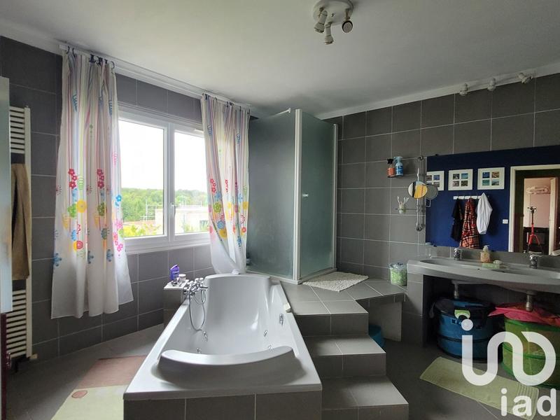 Maison - 260 m² - 9 pièces