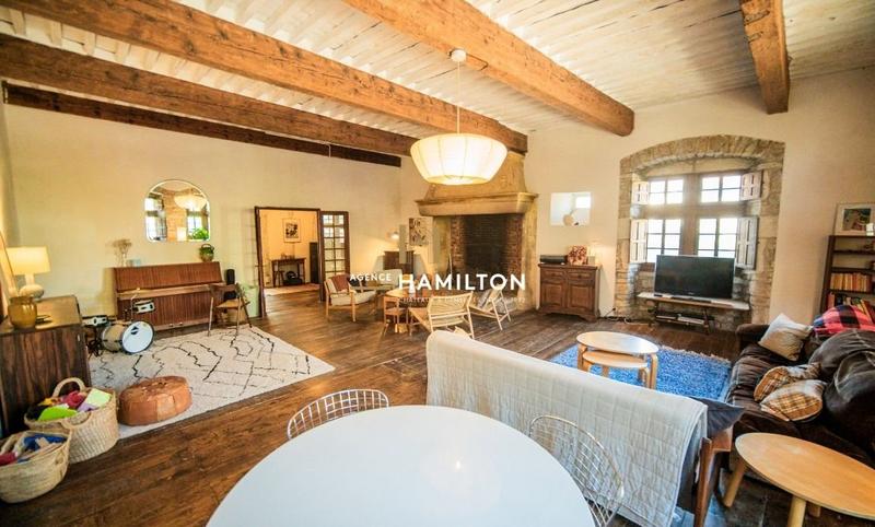 Propriété - 378 m² - 10 pièces