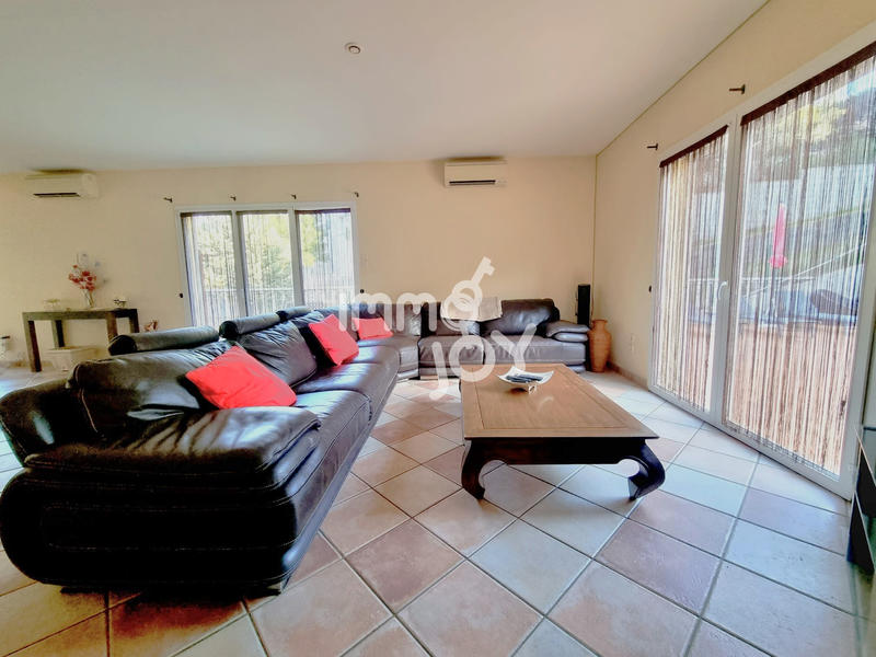 Villa - 183 m² - 6 pièces