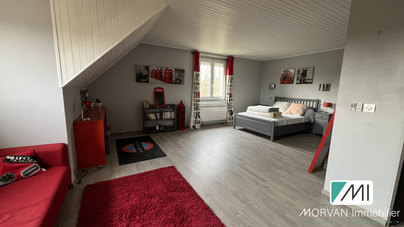 Maison - 240 m² - 7 pièces