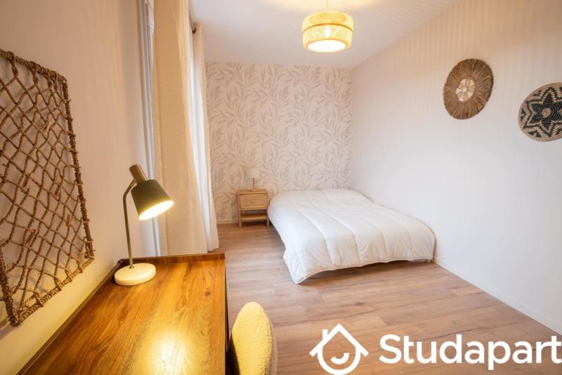 Chambre - 9 m² - 1 pièce