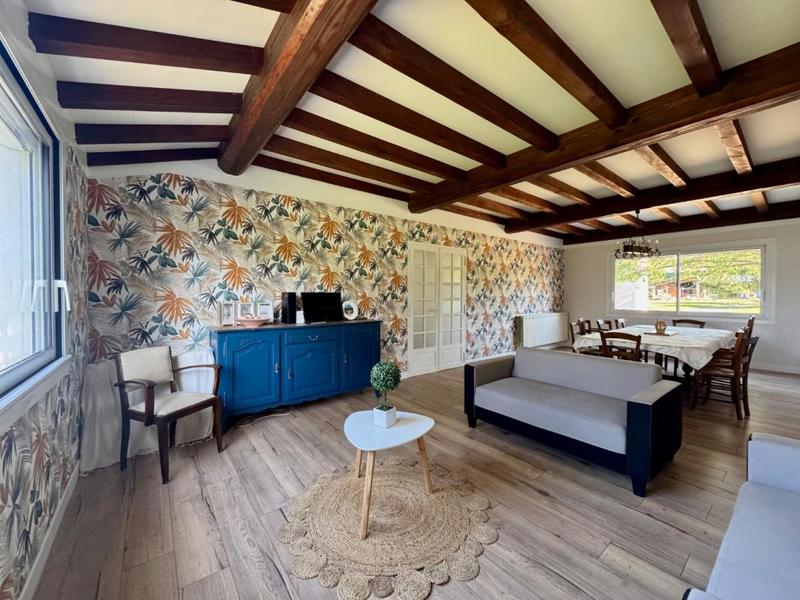 Maison - 204 m² - 10 pièces