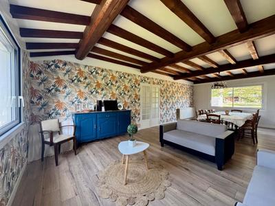 Maison - 204 m² - 10 pièces