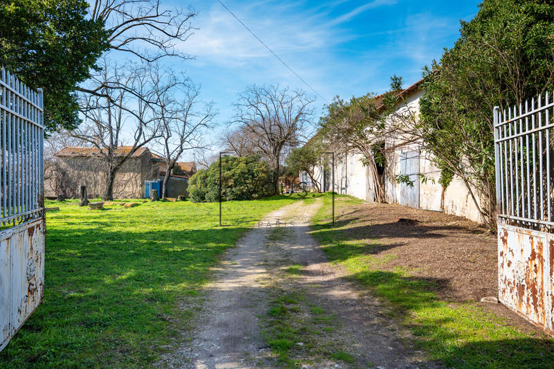 Mas - 403 m² - 18 pièces