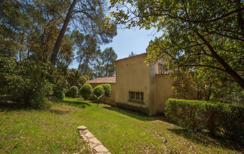 Maison - 248 m² - 9 pièces