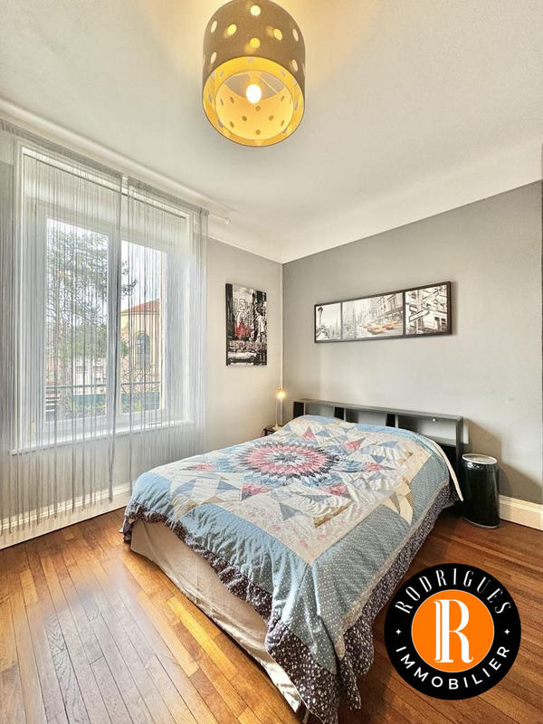 Maison - 285 m² - 12 pièces