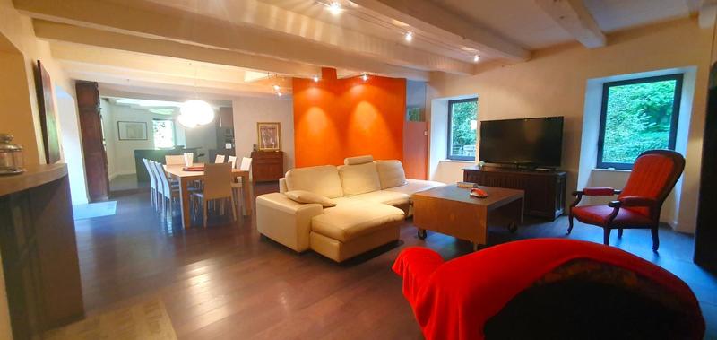 Moulin - 218 m² - 8 pièces