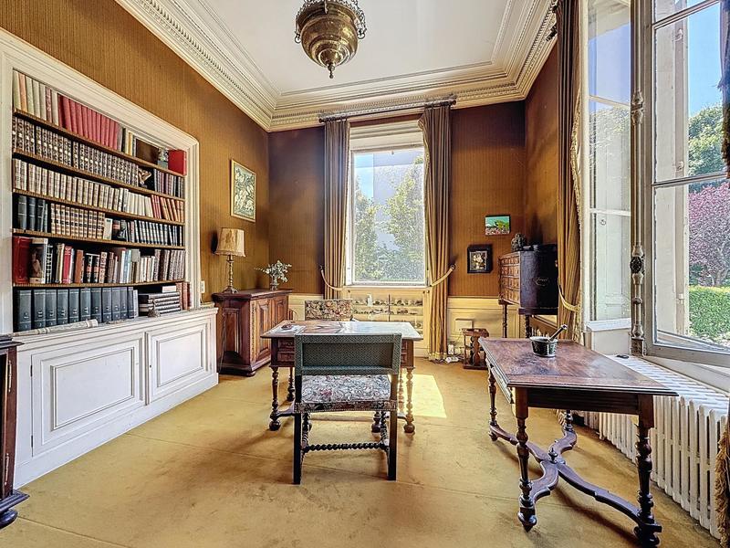 Appartement - 189 m² - 8 pièces