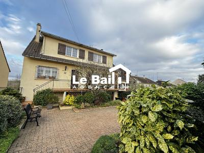 Maison - 180 m² - 8 pièces