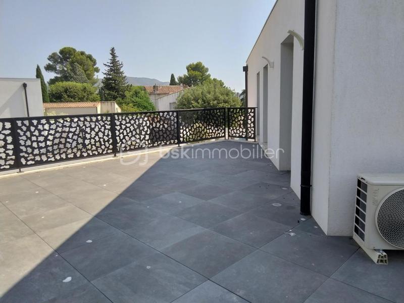 Villa - 169 m² - 6 pièces