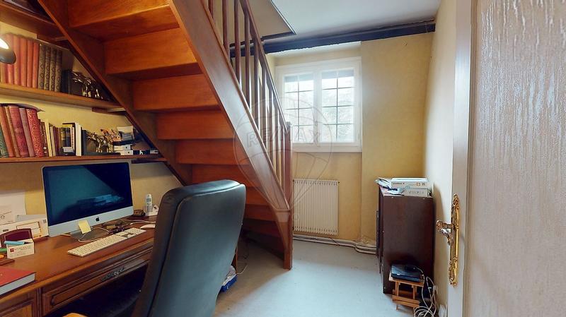 Maison - 233 m² - 8 pièces