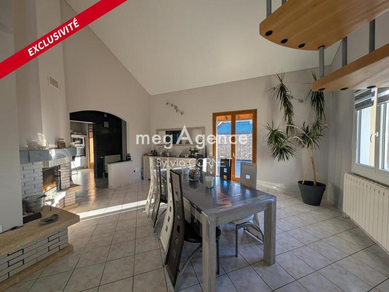 Maison traditionnelle - 190 m² - 4 pièces