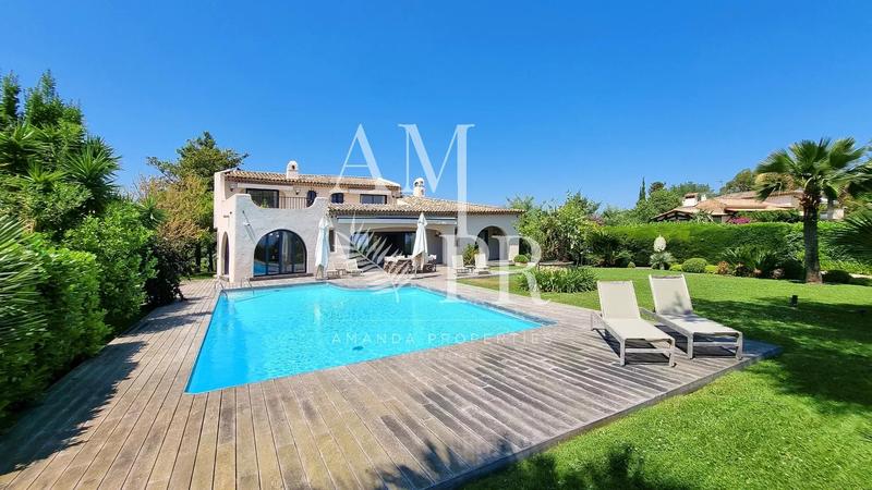 Villa - 253 m² - 6 pièces