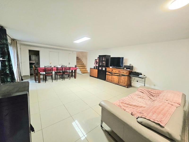 Maison - 195 m² - 7 pièces