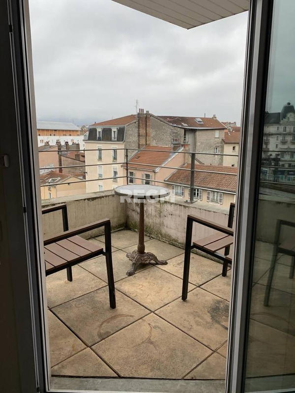 Duplex - 97 m² - 6 pièces