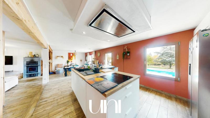 Maison - 137 m² - 6 pièces