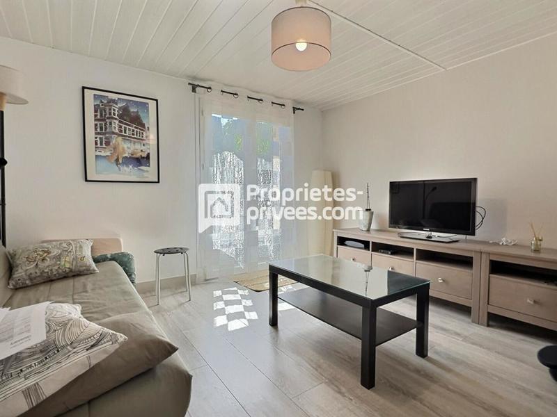 Maison - 186 m² - 9 pièces