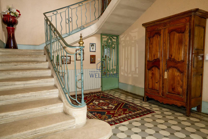 Château - 167 m² - 3 pièces