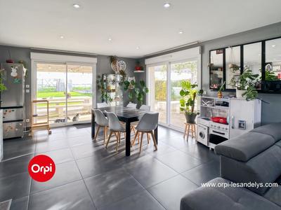 Maison - 90 m² - 6 pièces