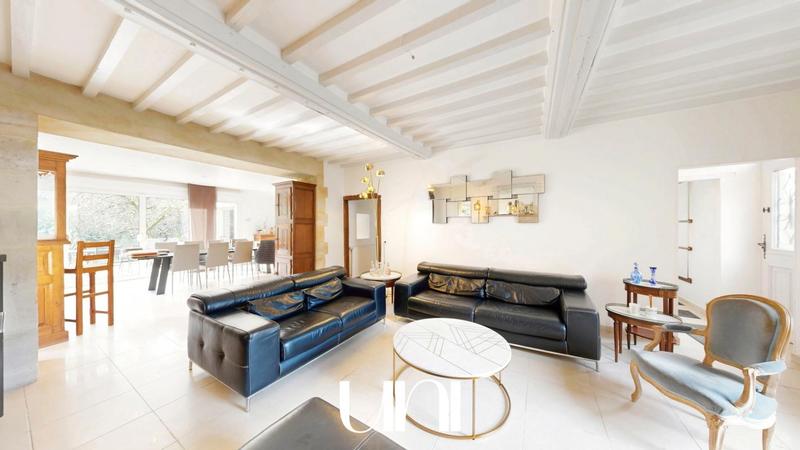 Maison - 365 m² - 12 pièces