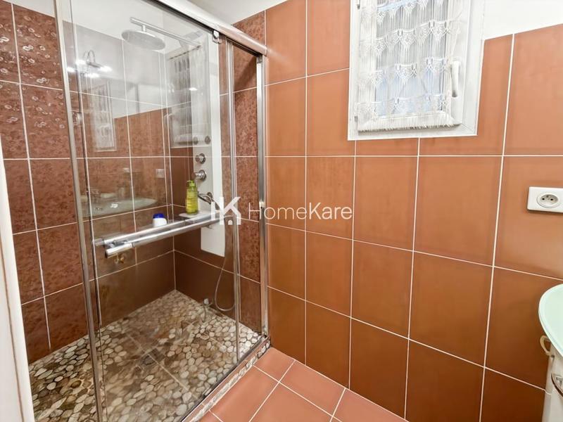 Maison - 206 m² - 8 pièces