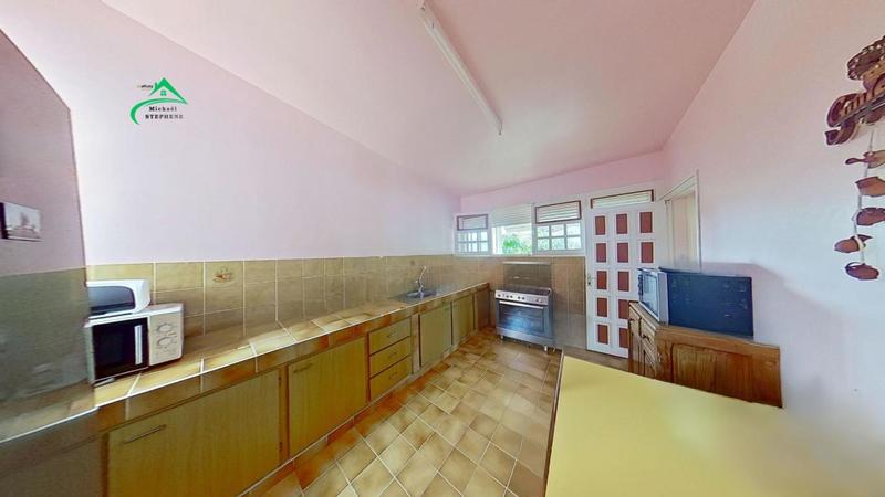 Maison - 216 m² - 7 pièces