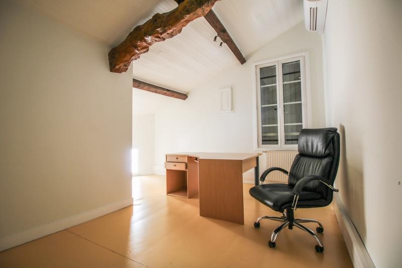 Bureau - 254 m² - 9 pièces