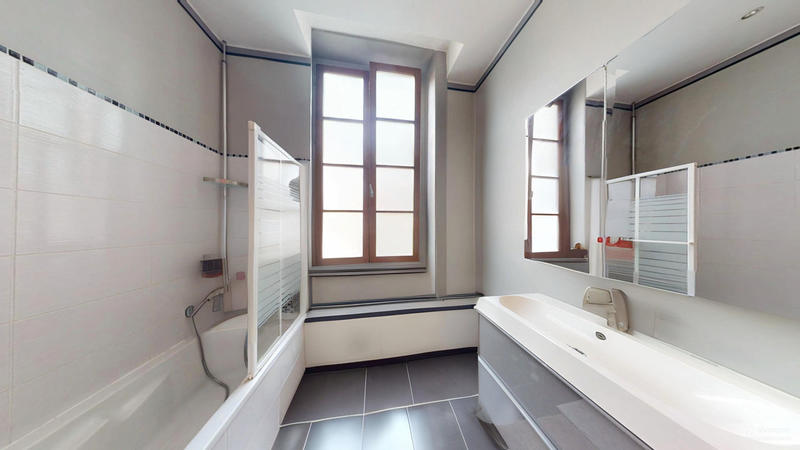 Appartement - 94 m² - 4 pièces