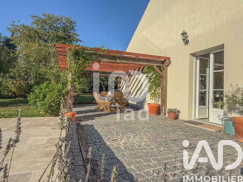 Maison - 250 m² - 9 pièces