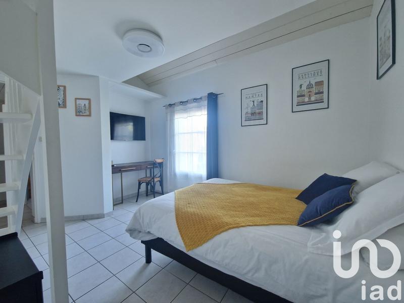 Maison - 225 m² - 8 pièces