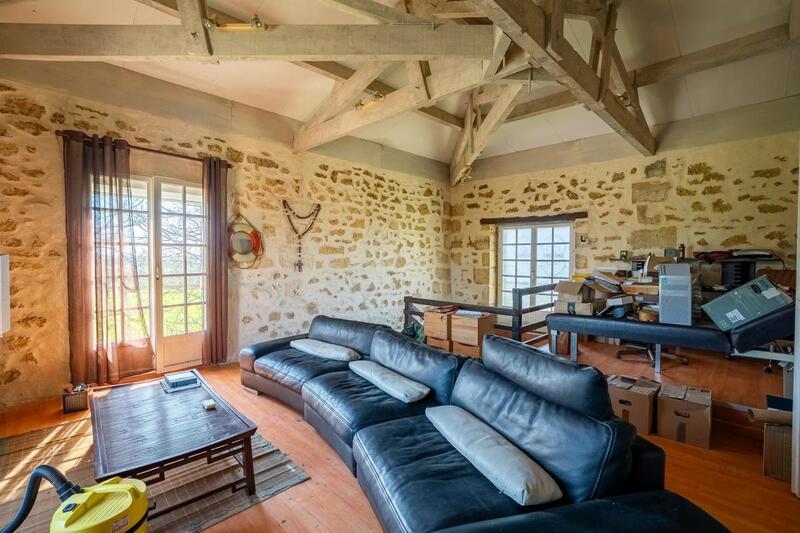 Appartement - 100 m² - 4 pièces