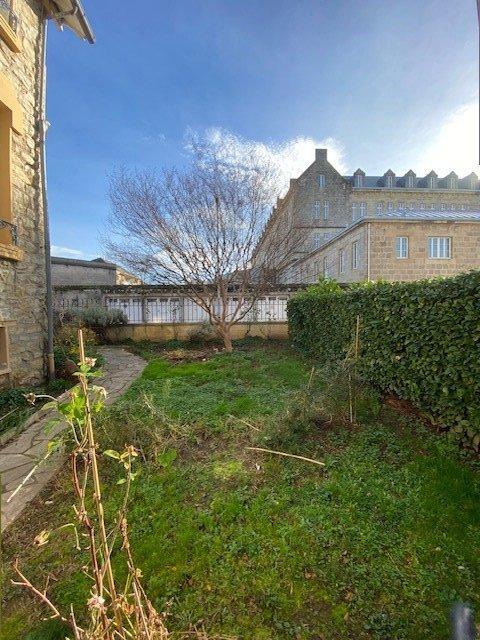 Maison de ville - 150 m² - 9 pièces