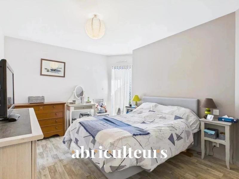 Maison - 186 m² - 9 pièces