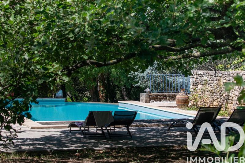 Maison - 343 m² - 14 pièces