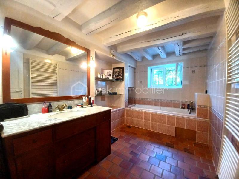 Maison - 224 m² - 7 pièces