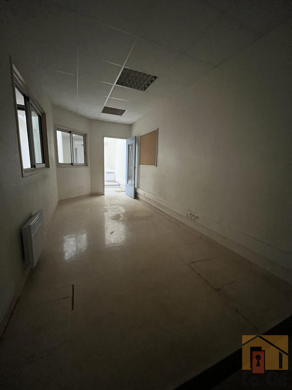 Local commercial - 177 m² - 6 pièces