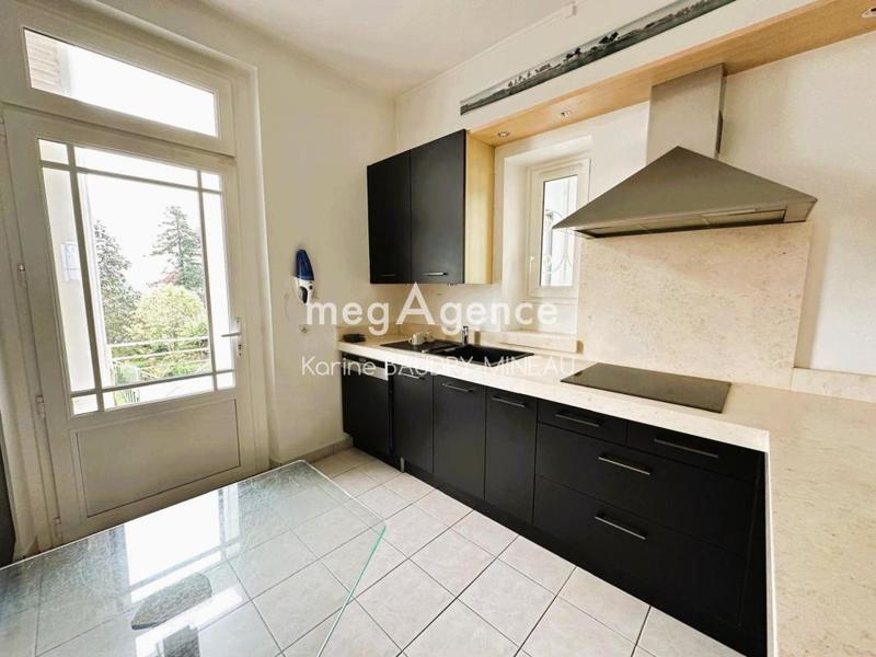 Maison - 167 m² - 9 pièces