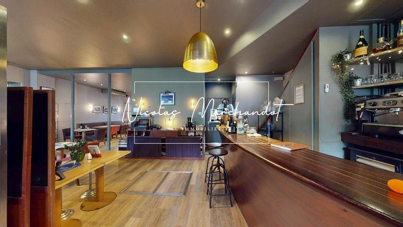 Local commercial - 150 m² - 4 pièces