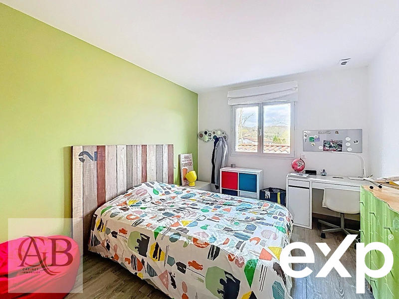 Maison - 220 m² - 7 pièces