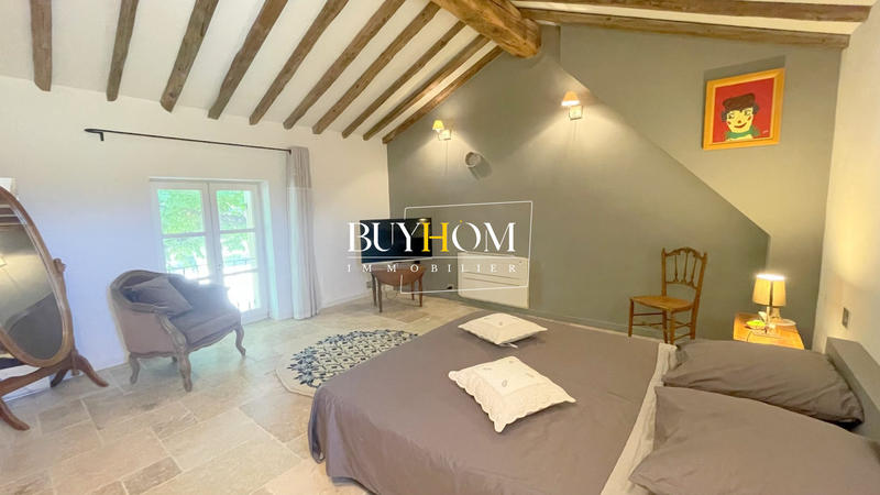 Maison - 304 m² - 8 pièces