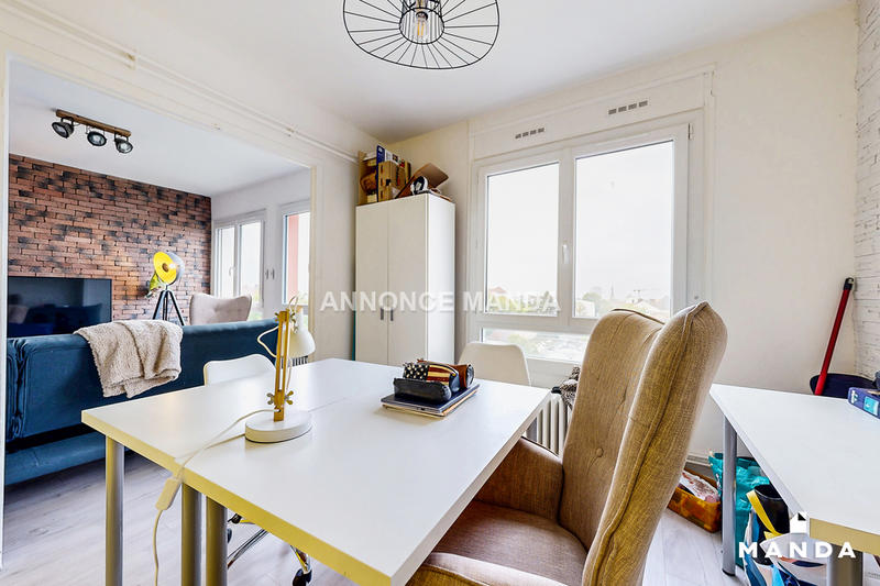 Chambre - 9 m² - 5 pièces