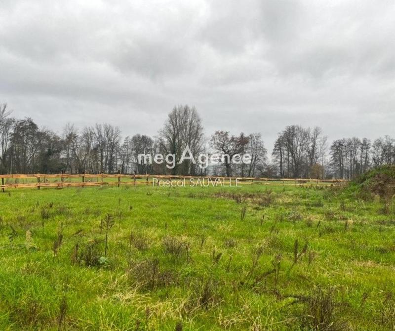Terrain constructible - 1 200 m²