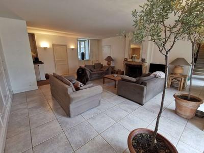 Appartement - 232 m² - 7 pièces